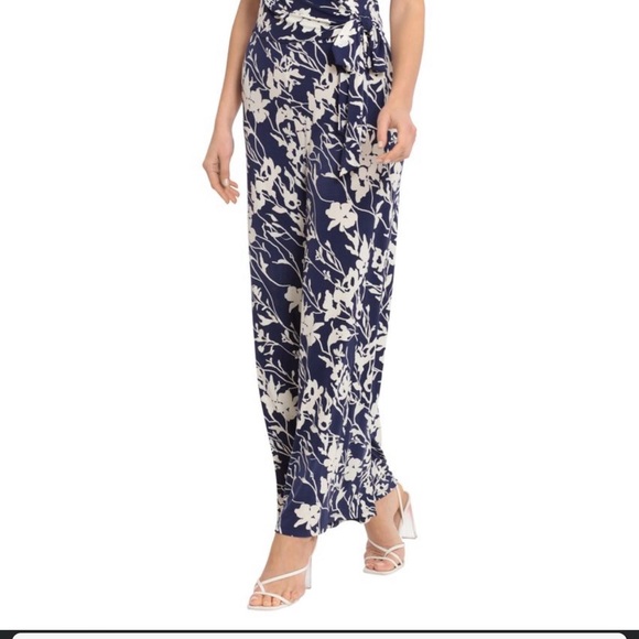 50% OFF on this item!
Maggy London - Picture 4 of 6